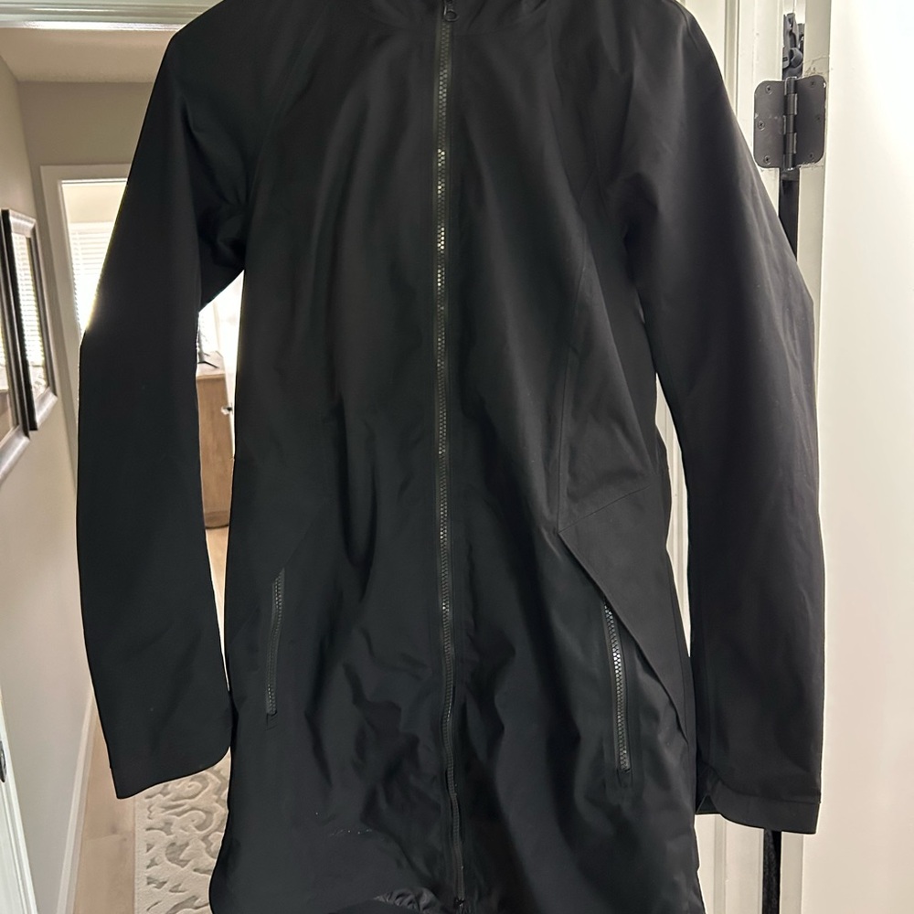 Lululemon Womens Rain Coat Size 6